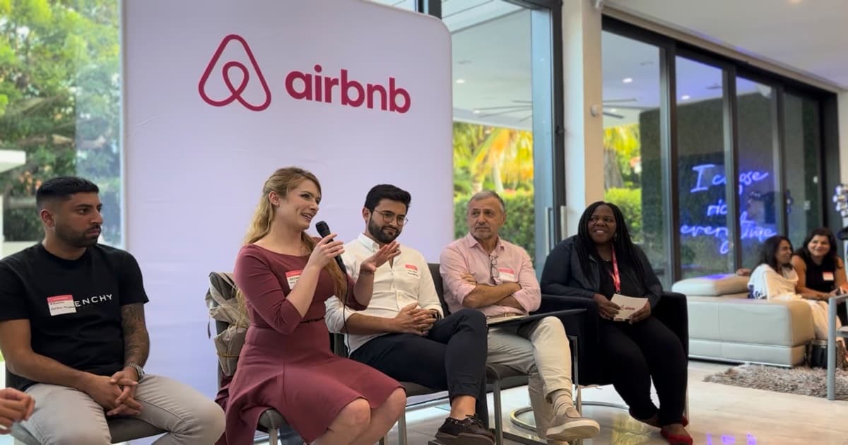 Casita Airbnb Superhost panel